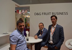 D&G Fruit Business. Aleksey, Timus y Koen Vanherck.