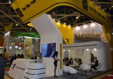 Mediterranean Shipping Company (MSC) tenía un puesto en forma de timonera. El puente de mando contaba con una buena tripulación.