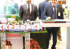 Sres. Ángel María Prieto Merchán y Benito Izquierdo Bajo de la Agrupación de Cooperativas Valle del Jerte