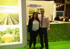 Víctor Soler y Almudena de AGRUPAPULPÍ posando para freshplaza.es con muchas expectativas puestas en la nueva edición de Fruit Attraction