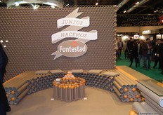 "Fontestad estuvo promocionando las naranjas valencianas con algunas campañas e iniciativas como "Camisetas con superpoderes", camisetas con frases "poderosas" que la gente podía elegir. También está disponible en Facebook."