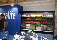 Aqualife utiliza una tecnología que alarga la vida útil de los alimentos de forma natural, sin añadir conservantes ni utilizar un exceso de frío, que generarían una inversión económica costosa y poco respetuosa con el medio ambiente.