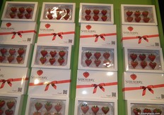 Las fresas SEDUBERRY se presentan preciosas cajas de séis, conviertiéndolo en un regalo perfecto para ocasiones especiales.