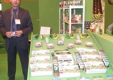 Juan Navarro Rous, gerente de ventas de Stadium Innovation, presentando sus 3 marcas gourmet : GOURMET GARDEN, CHARLES ALICE & POLENGHI