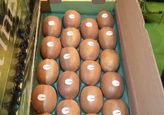 "Kakis valencianos de gran calibre de la marca Actinis de OPENAGRO. Este año, Actinis ha empezado a comercializar "la primera" mermelada de Kiwi."