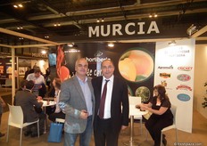 "Max Bach y José María Morote, de Hortiberia. Están comprometidos en el desarrollo e implementación de INCOSYS, un sistema de comunicación integrado, y el nuevo sistema NATURTOP con "productos libres de tratamientos de postcosecha"."