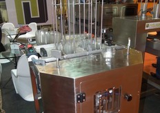 Nueva máquina cerradora de tarrinas desarrollada por INDUSER