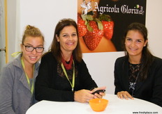 Las bellezas de Agricola (Italia): Benedetta, Francesca y Elisa.
