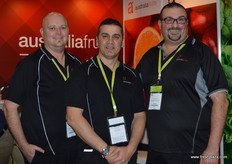 Los chicos de Australia Fruits: Ray Erwin, Joe Tullio y Vince Brullo.