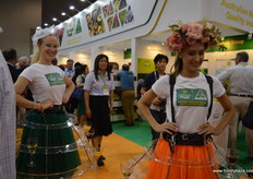 Disfraces muy creativos en la recepción de Australia Fresh.