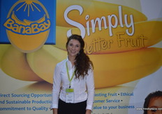 Briony Dumore en el estand de Banabay.