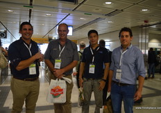 Los chicos de Albert E Chave de camino a casa tras un día ajetreado.