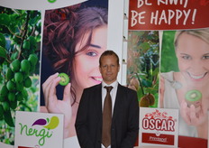 Jean Baptiste Pinel con los kiwiberries de Nergi y los kiwis Oscar de Primland.
