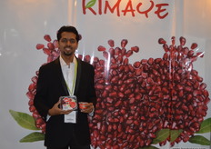 Kalpesh Kivarsara en el estand de INI Farms promocionando los arilos de granada en Asia.