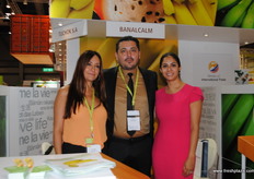Sol Mata, Hugo Galarza y Priscilla Serrano, de Banacalm, Ecuador.