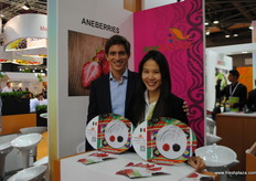 Pedro Manzano (Lanao consulting) con Lina Ling, de Aneberries, México.