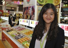 Kayla, gerente de abastecimiento de Goodfarmer, es responsable de la importación desde el mercado americano, australiano y neozelandés. Actualmente trabaja en la promoción de las peras neerlandesas en el mercado nacional chino. Coodfarmer confía en que las peras Conferencia neerlandesas sean un éxito en china gracias a su sabor dulce y crujiente. La compañía está buscando formas de ampliar la disponibilidad de la pera en China.