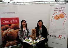 Elena Puentes y Jessica Millar de ChileNut.
