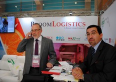 Juan Carlos Rivas (derecho) de Broom Logistics.