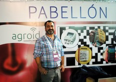 Gonzalo Escudero de Agroid, presentando su innovación - el software de control de la cosecha.