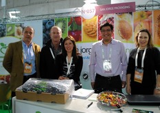Todo el equipo de San Jorge Packaging con Juan Cristóbal Labbe (Elicura).