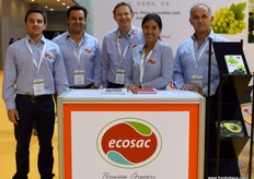 Mario Andrés Mustafá, Rodrigo Acuña, Gerd Burmester, Fanny Robles y Mario Mustafá , de Ecosac, exportadora peruana de uvas de mesa.