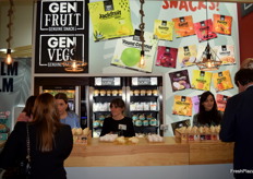 La barra de Genuine Coconut fue parada obligatoria para todos los asistentes// visitantes en el pabellón 11.2