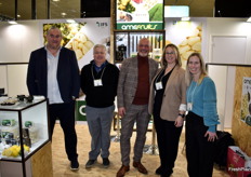 Stand de Amefruits, productores y comercializadores de limón y ajo, con una visita.