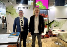 Jordi Motilla y Vicent Cañamás, en el stand de Quid ProQuo.