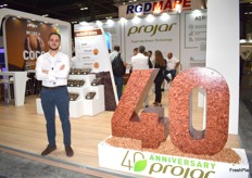 Raúl Icardo en el stand de Projar, que celebra su 40 aniversario.