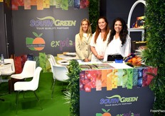 Mar, Mercedes y Natalia, en el stand del grupo South Green.