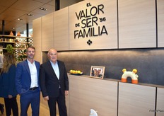 Manuel y Batiste, en el stand de Fontestad.