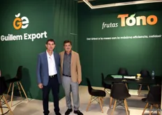 Fernando Guillem, gerente de Guillem Export y Antonio Vercher, gerente de Frutas Tono, que recientemente han unido sus fuerzas formando un gran grupo productor y exportador de cítricos.