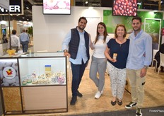 Stand de Imperio, productores de ajo y cebolla.