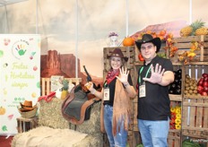 Nuria Martínez Barea (directora de la Asociación para la Promoción del Consumo de Frutas y Hortalizas '5 al día') y Pedro