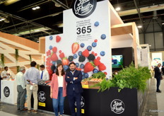 Ideal Fruits mostró en su stand sus frutos rojos y zanahorias en manojo, que ofrece los 365 días del año