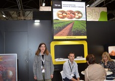 Stand de Pepsur Marketing, con visitas.