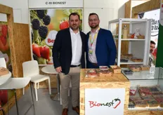 Thomas Cera y Emil Milkov, de Bionest, especialistas en frutos rojos bío.