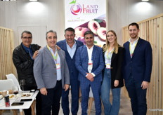 Stand de Land Fruit, productores de fruta de hueso de Badajoz.