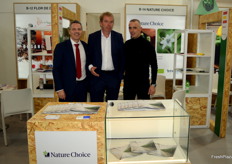 Justin Guenin y Carsten Löhr, de Nature Choice, acompañados de Fran García, de Isabel Alonso