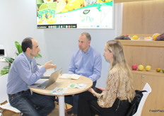 En FLP Ecuador se mantuvieron ocupados con reuniones.