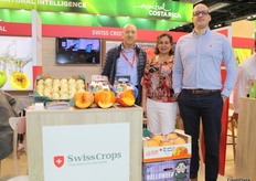 Miguel Giannoni (fundador), Susana Zavaleta (gerente comercial) y Pierre Giannoni (director general), de SwissCrops, empresa exportadora peruana.