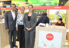 Danper, 30 años exportando desde Perú. Participan en la feria don Jorge Aranguri, doña Rosario Bazán y María Alejandra Aranguri.