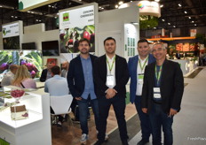 Equipo de Cerima Cherries, productores de cereza de Tarragona.