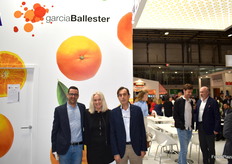 Jorge García Monfort, Patricia Castells y Carlos Calatayud, de la ptoductora y comercializadora García Ballester, con sede en Borriana, Castellón.