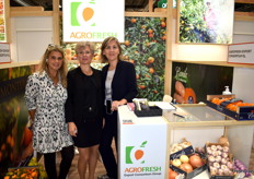 Jurguita, Victoria y Mónica, en el stand de Agrofresh Export Consortium.