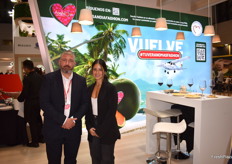 Stand de Grupo Fashion, con Lucía y Joaquín.