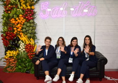 Las chicas de 5 al día, promoviendo el consumo de frutas y hortalizas.