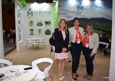 Dori, Inma y Alina en el stand de Murciana de Vegetales, productores de lechuga de Murcia.