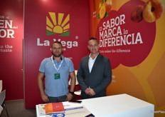 Manolo Moreno y Santiago Vázquez, de la Vega de Cieza, productores y comercializadores de fruta de hueso y kaki.